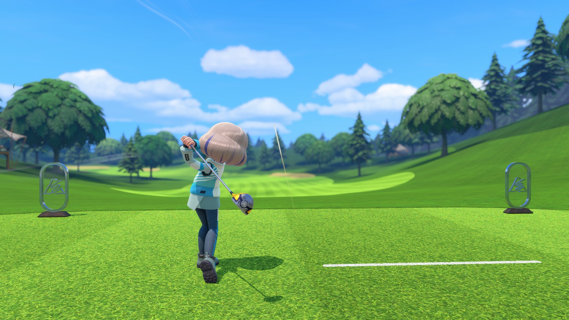 A Sportsmate teeing off on a fairway during Golf in Nintendo Switch Sports Resort